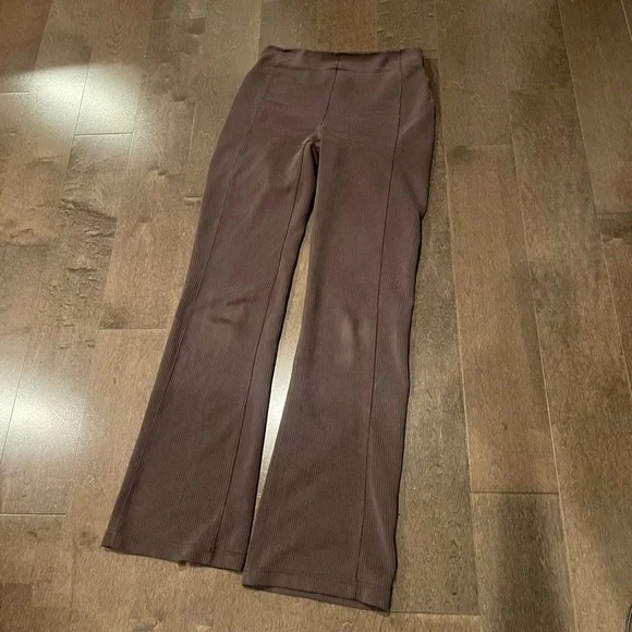Lululemon ribbed soft stream flare pants - Picture 3 of 4